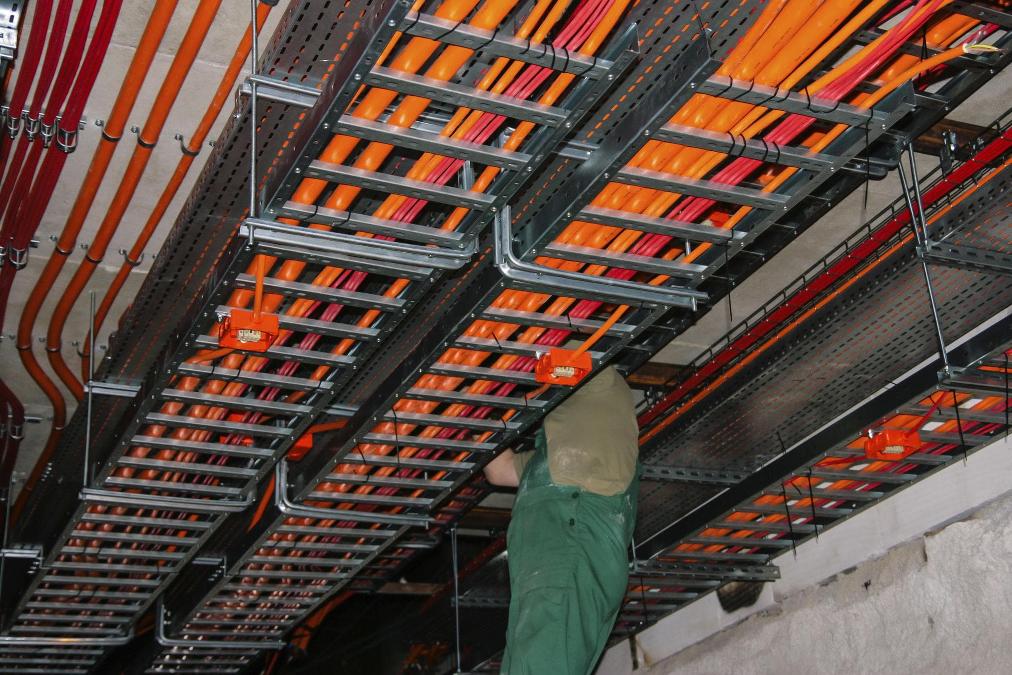 Cable Tray & Cable Ladder Systems view 4
